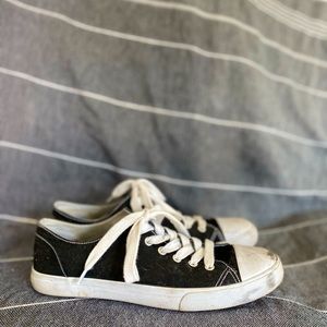 Used target canvas sneakers